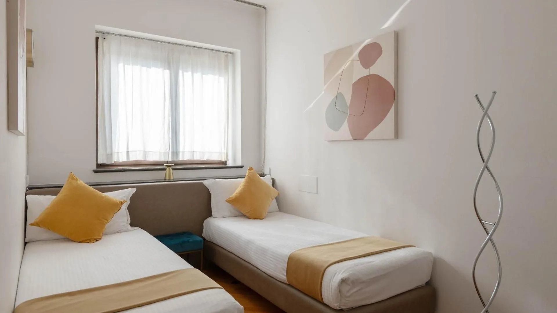Heart Milan Apartments San Sepolcro Duomo 0*,